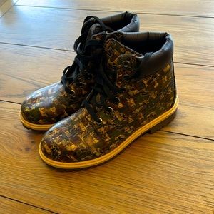 Women’s Camo boot pattern Timberland boots size 5
